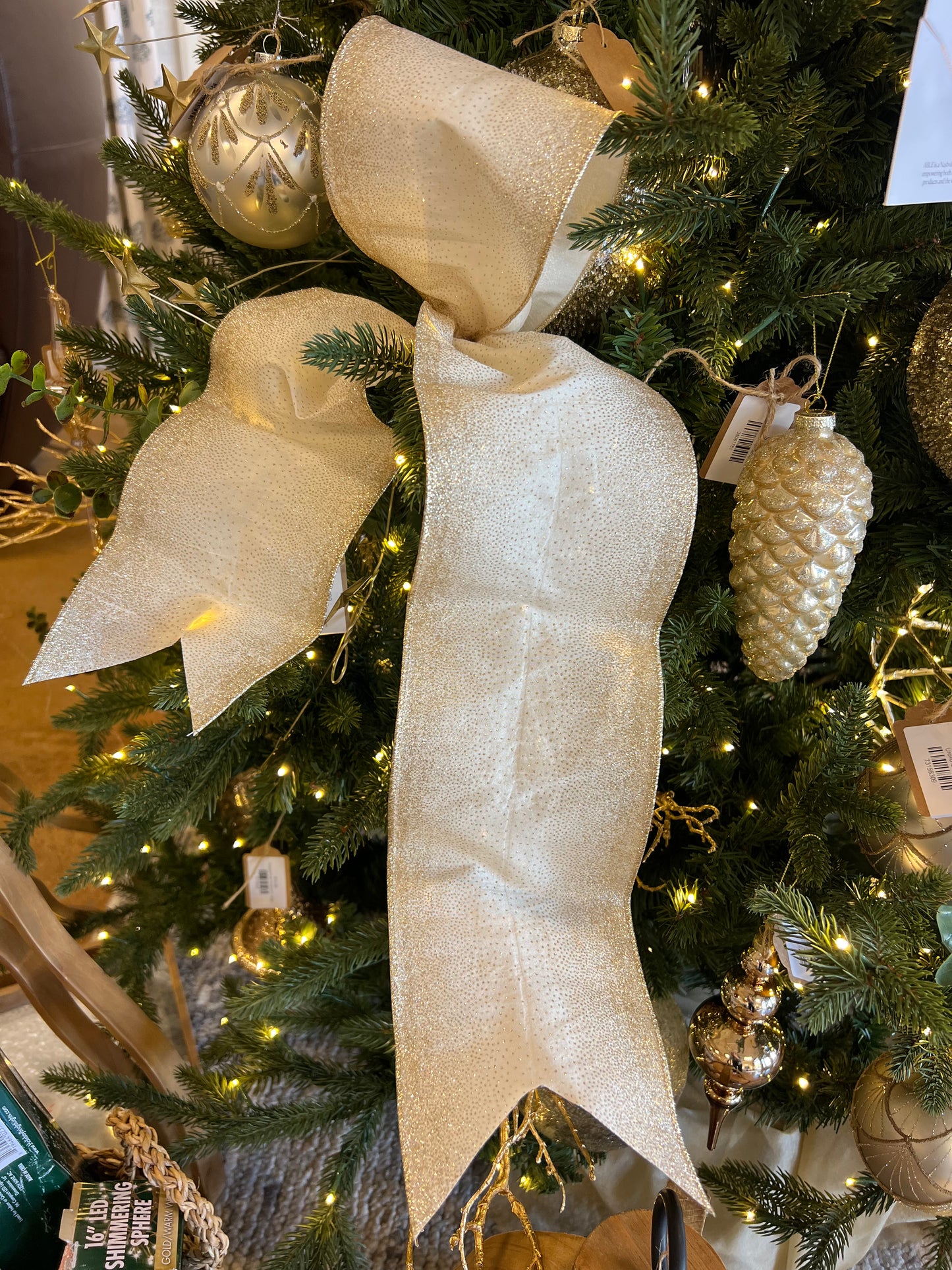 Ivory Starburst Half Bow