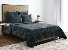 Load image into Gallery viewer, Bari Velvet Quilt Set
